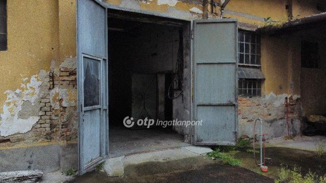 Kiadó ipari ingatlan, Szegeden 500 E Ft / hó