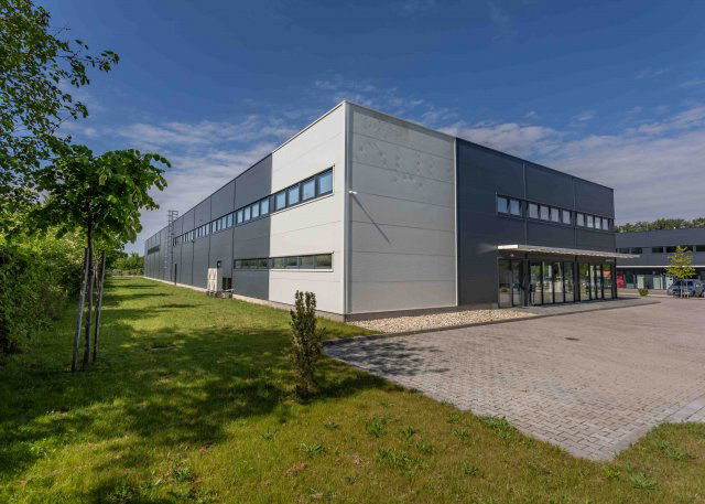 Eladó ipari ingatlan, Tatabányán, Erdész utcában 950 M Ft