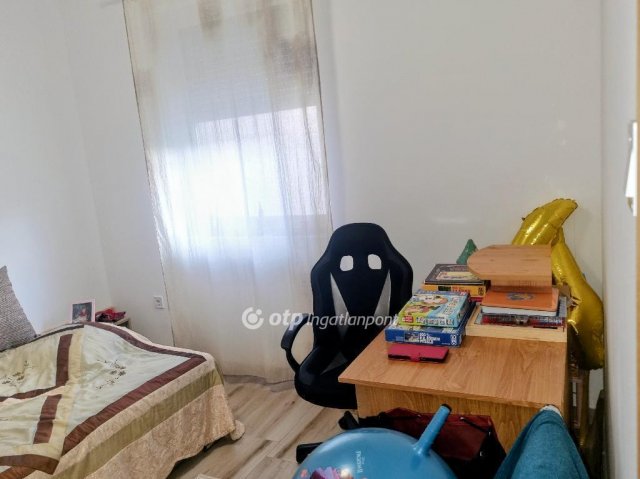 Eladó ikerház, Tökölön 80 M Ft, 4 szobás