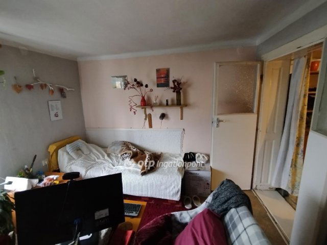 Eladó ikerház, Pécsett 8 M Ft, 2 szobás / költözzbe.hu