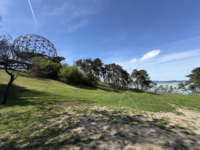 Eladó családi ház, Balatonbogláron, Kilátó utcában 250 M Ft