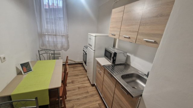 Kiadó téglalakás, albérlet, Győrött 140 E Ft / hó, 1 szobás