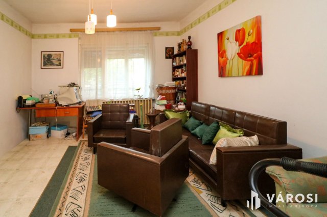 Eladó családi ház, Békésen 26.5 M Ft, 3 szobás