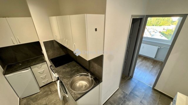 Eladó panellakás, Ajkán 30 M Ft, 2 szobás / költözzbe.hu
