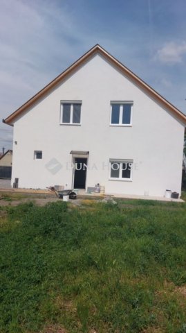 Eladó családi ház, Pusztaszabolcson 83.5 M Ft, 4 szobás