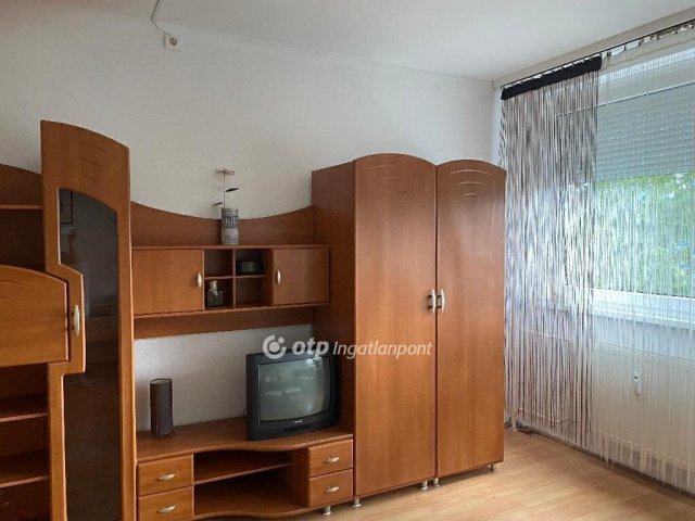 Eladó panellakás, Budapesten, XIV. kerületben 67 M Ft, 1+2 szobás