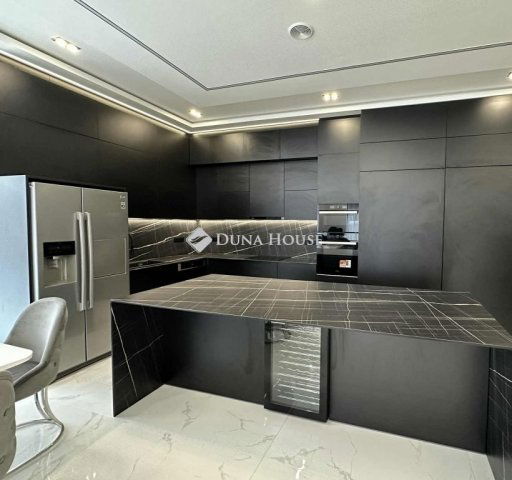 Eladó családi ház, Budapesten, XVI. kerületben 319.9 M Ft