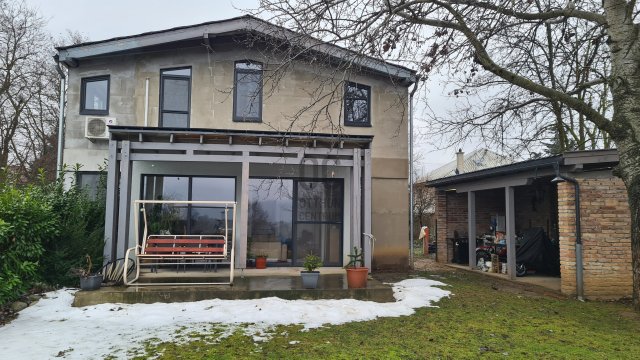 Eladó családi ház, Solymáron 215 M Ft, 3 szobás