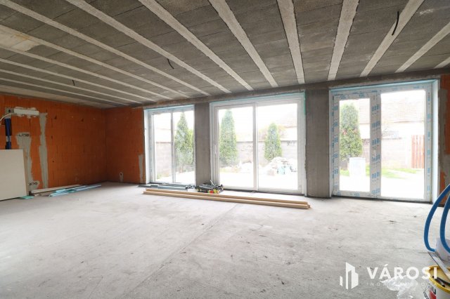 Eladó családi ház, Szegeden 155.15 M Ft, 5 szobás