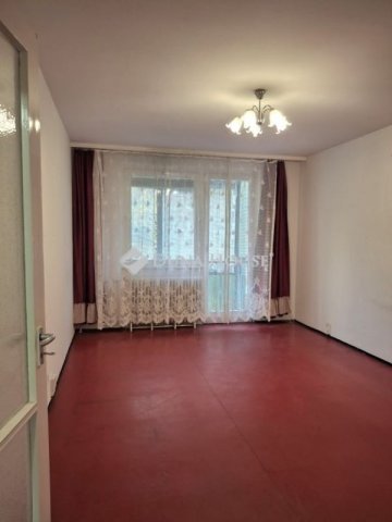 Eladó panellakás, Debrecenben 58.5 M Ft, 3 szobás