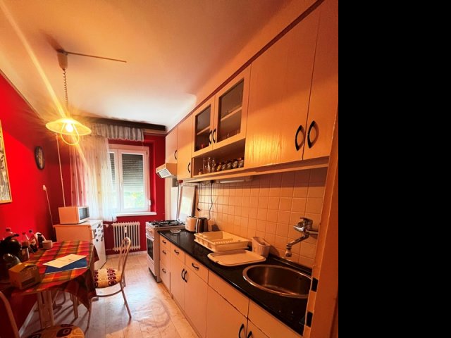 Kiadó téglalakás, albérlet, Pécsett, Athinay utcában, 1 szobás