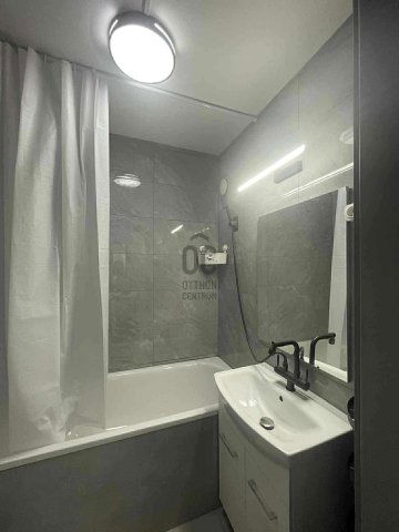 Kiadó panellakás, albérlet, Szegeden 200 E Ft / hó, 3 szobás