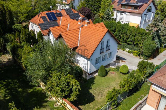 Eladó családi ház, Budapesten, XI. kerületben, Beregszász úton