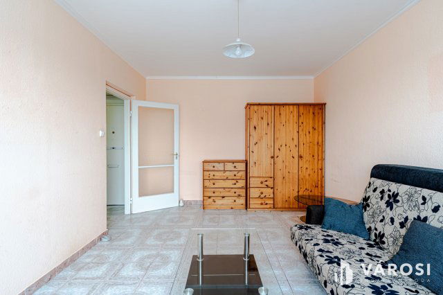 Eladó panellakás, Szegeden 44.7 M Ft, 2 szobás