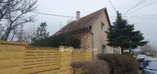 Eladó családi ház, Veszprémben 61.9 M Ft, 2+2 szobás