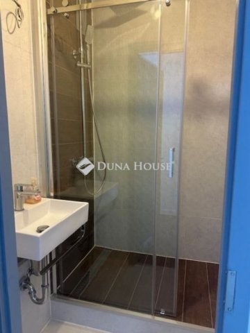 Eladó panellakás, Budapesten, XV. kerületben 82 M Ft, 3+1 szobás