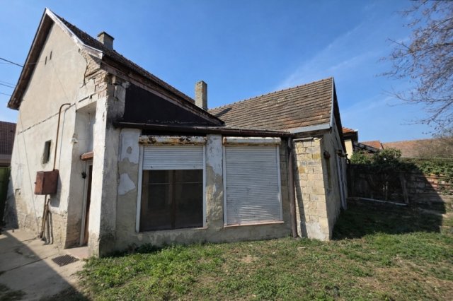 Eladó családi ház, Adonyban 35 M Ft, 4 szobás