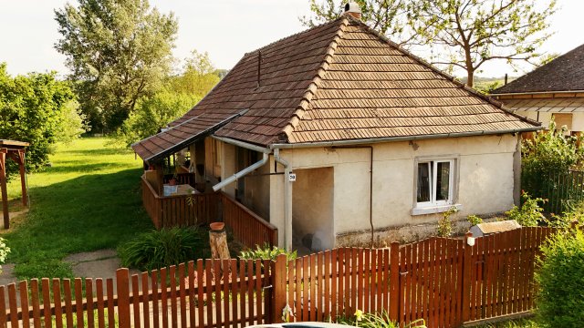 Eladó családi ház, Keszegen 39.9 M Ft, 1+1 szobás