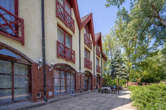 Eladó hotel, Budapesten, III. kerületben 539.9 M Ft