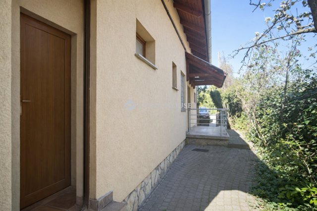 Eladó családi ház, Szentendrén 148 M Ft, 6 szobás