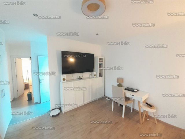 Eladó téglalakás, Budapesten, III. kerületben 84.9 M Ft