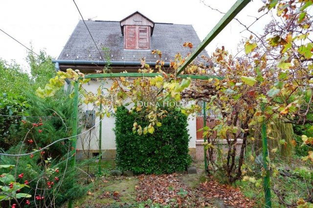 Eladó családi ház, Székesfehérvárott 18.9 M Ft, 2 szobás