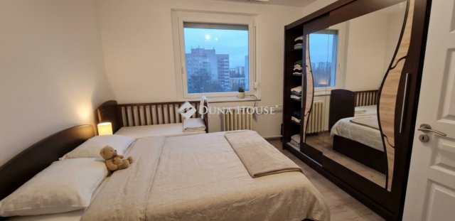 Eladó panellakás, Budapesten, III. kerületben 68.5 M Ft, 2 szobás