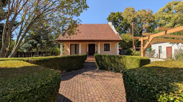 Kiadó családi ház, albérlet, Balatonakarattyán 400 E Ft / hó