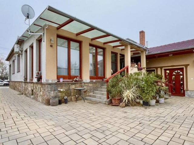 Eladó családi ház, Nagykátán 89.9 M Ft, 3 szobás