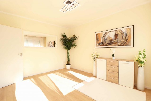 Eladó panellakás, Dunaújvárosban 39 M Ft, 2 szobás