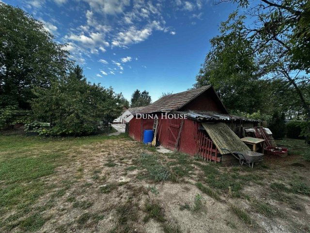 Eladó családi ház, Újiregen 30 M Ft, 4 szobás