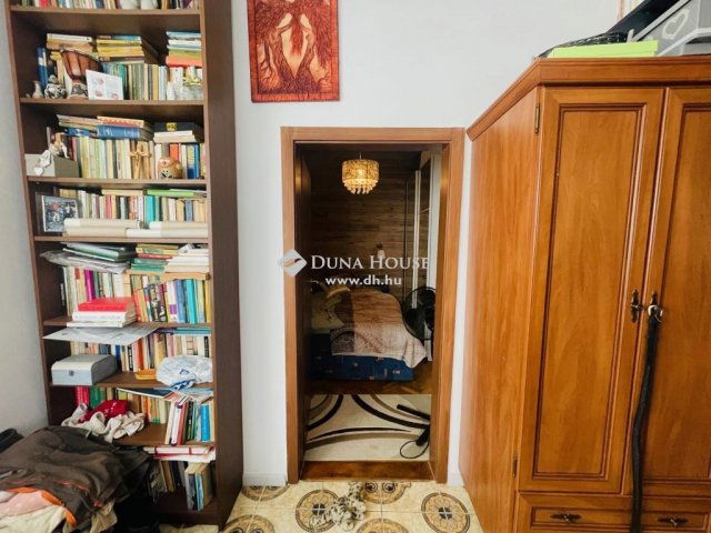 Eladó családi ház, Kartalon 289.9 M Ft, 4 szobás