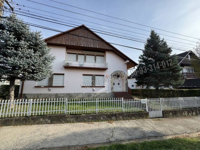 Eladó családi ház, Zalakaroson 69 M Ft, 9 szobás