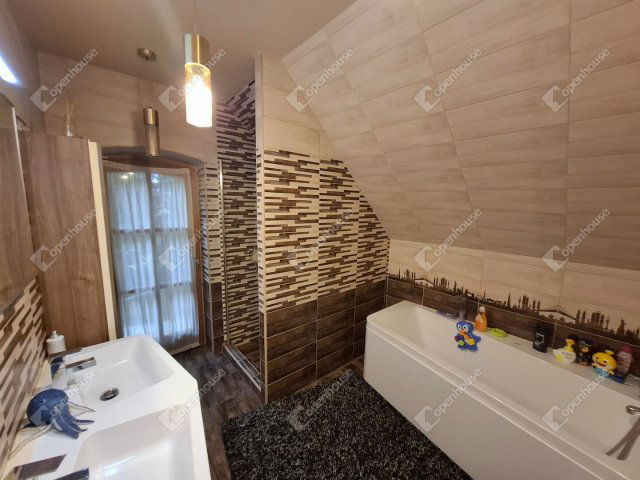 Eladó családi ház, Budapesten, XX. kerületben 189 M Ft, 7 szobás