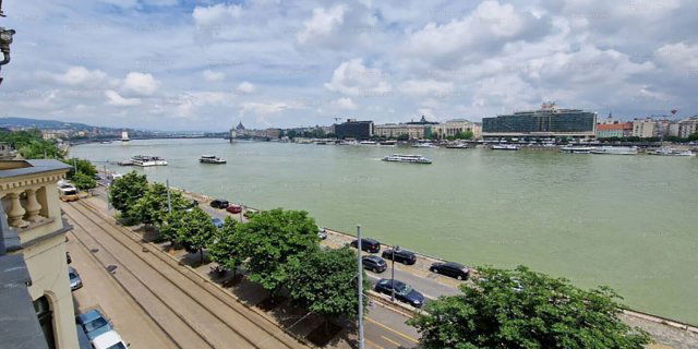 Kiadó téglalakás, albérlet, Budapesten, I. kerületben, 3 szobás