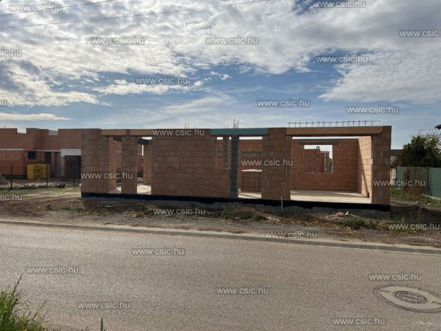 Eladó családi ház, Budapesten, XVIII. kerületben 169.9 M Ft