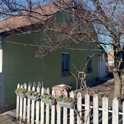 Eladó családi ház, Szegeden, Pihenő utcában 49.9 M Ft, 2 szobás