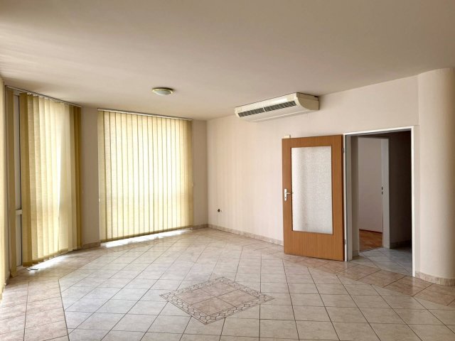 Kiadó téglalakás, albérlet, Nyíregyházán 200 E Ft / hó