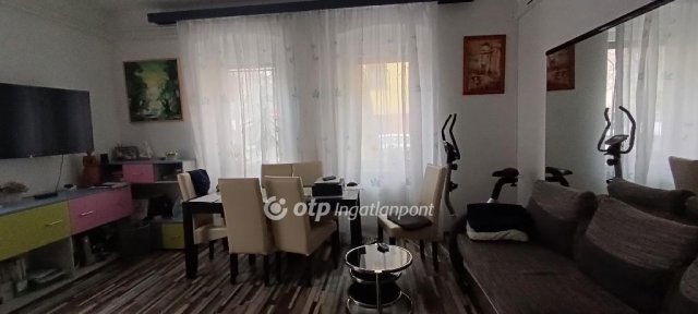 Eladó téglalakás, Szegeden 69.9 M Ft, 2+1 szobás