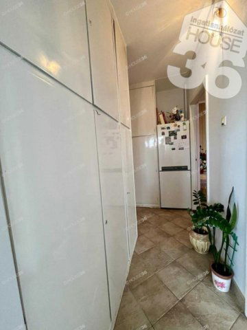 Eladó panellakás, Kecskeméten 44.9 M Ft, 3 szobás