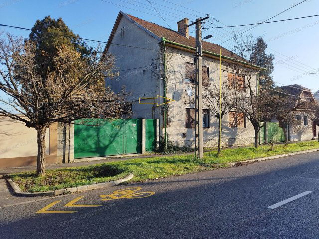 Eladó ikerház, Békéscsabán 25 M Ft, 3 szobás