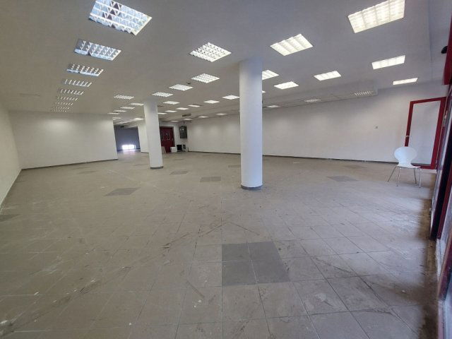 Kiadó üzlethelyiség, Budapesten, III. kerületben 1365 E Ft / hó