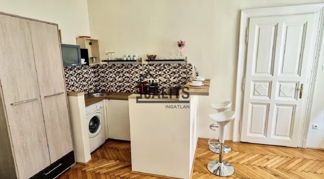 Kiadó téglalakás, albérlet, VI. kerületben, Szondi utcában