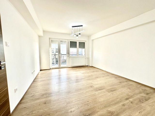 Eladó téglalakás, Budapesten, XIII. kerületben, Váci úton