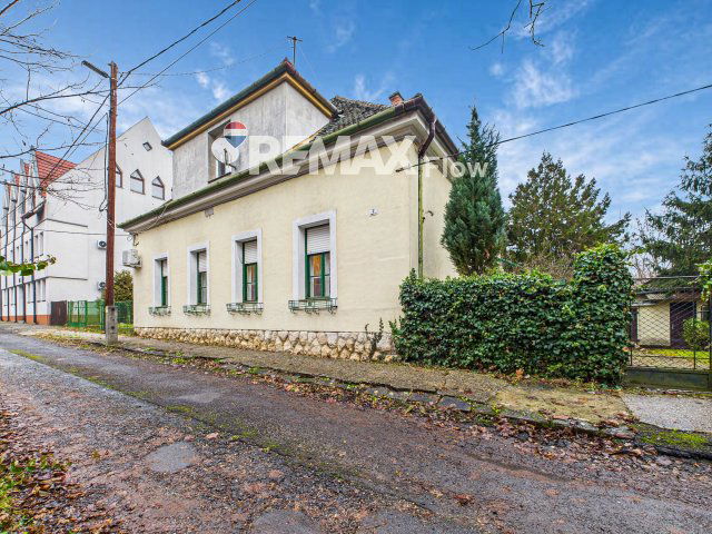 Eladó ikerház, Pécsett, Buzsáki Imre utcában 42.9 M Ft