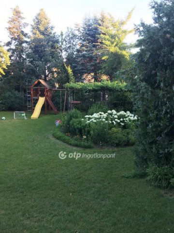 Eladó családi ház, Alsónémediben 144.9 M Ft, 3 szobás