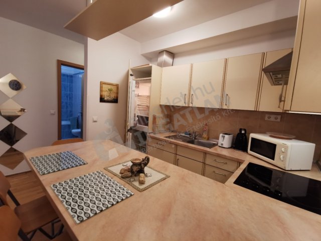 Kiadó téglalakás, albérlet, Budapesten, VI. kerületben