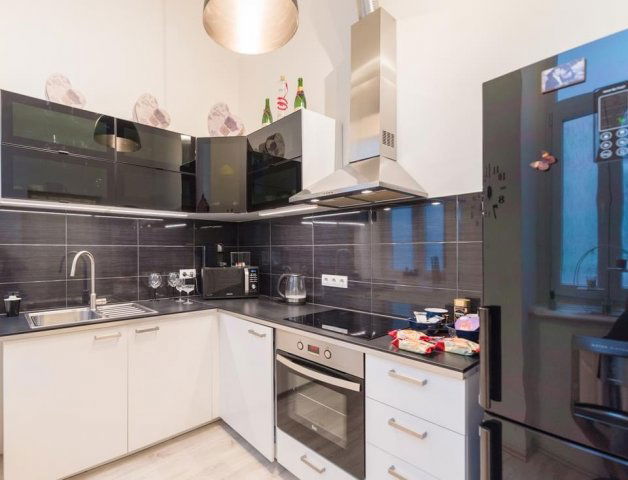 Eladó téglalakás, Budapesten, VI. kerületben, Andrássy úton