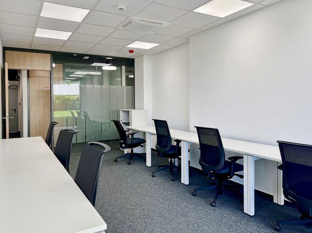 Kiadó iroda, Szegeden, Bakay Nándor utcában 170 E Ft / hó