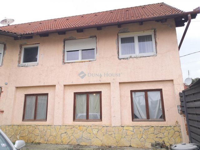 Eladó családi ház, Pilisborosjenőn 219 M Ft, 13+1 szobás